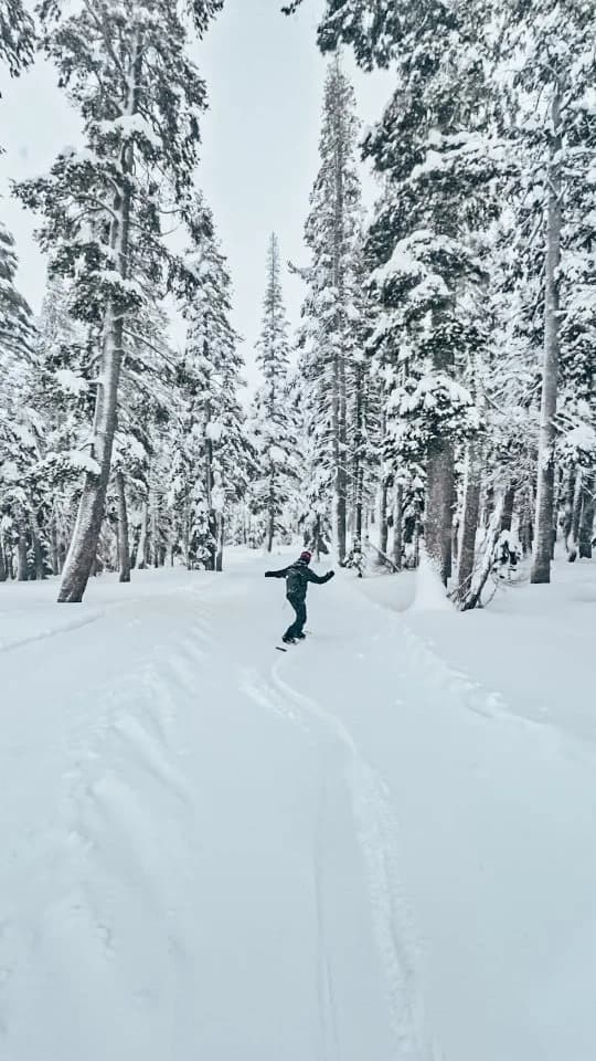 Snowboarding em Palisades Tahoe