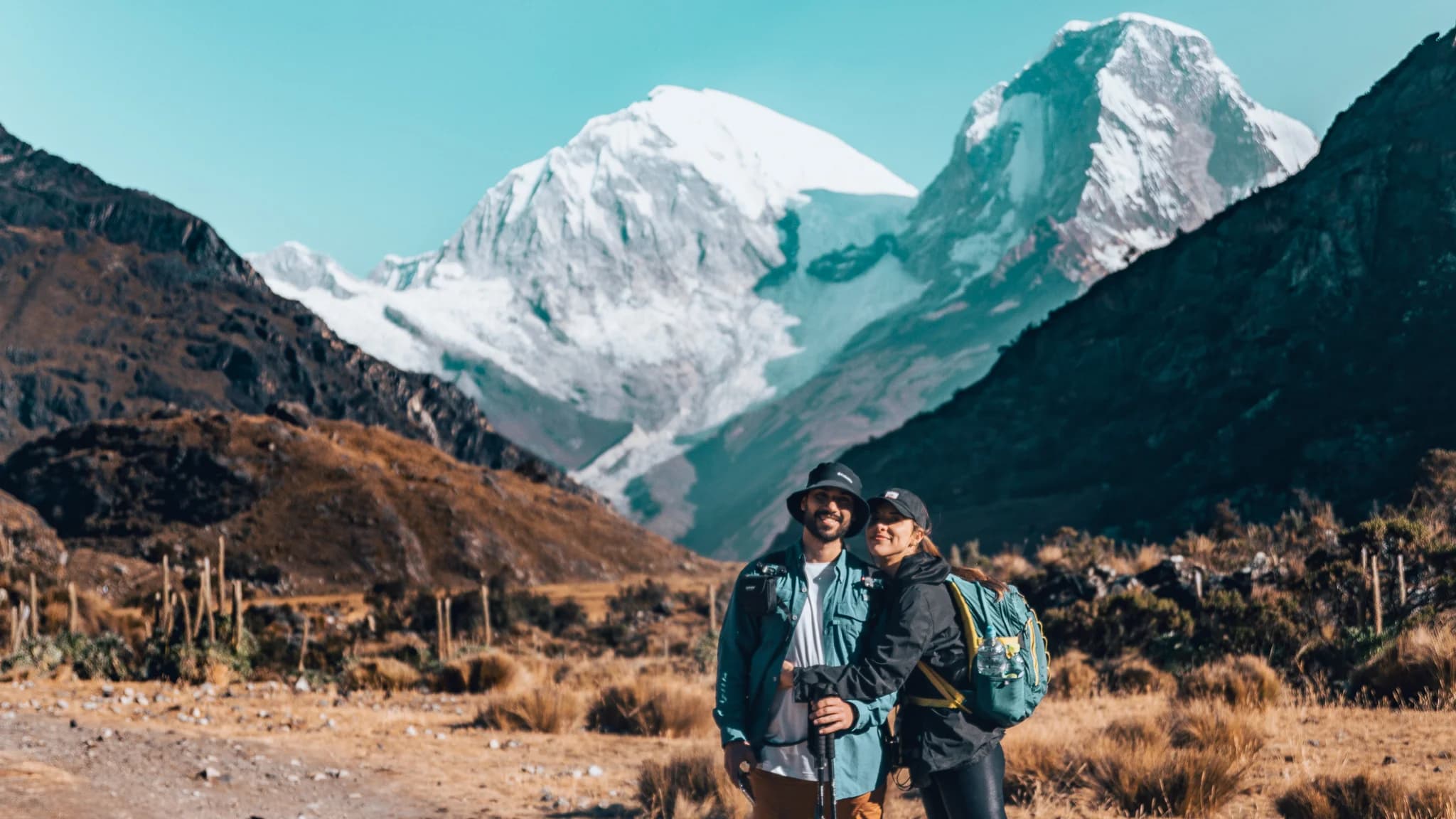 Trilhas nas Cordilheiras Brancas no Peru
